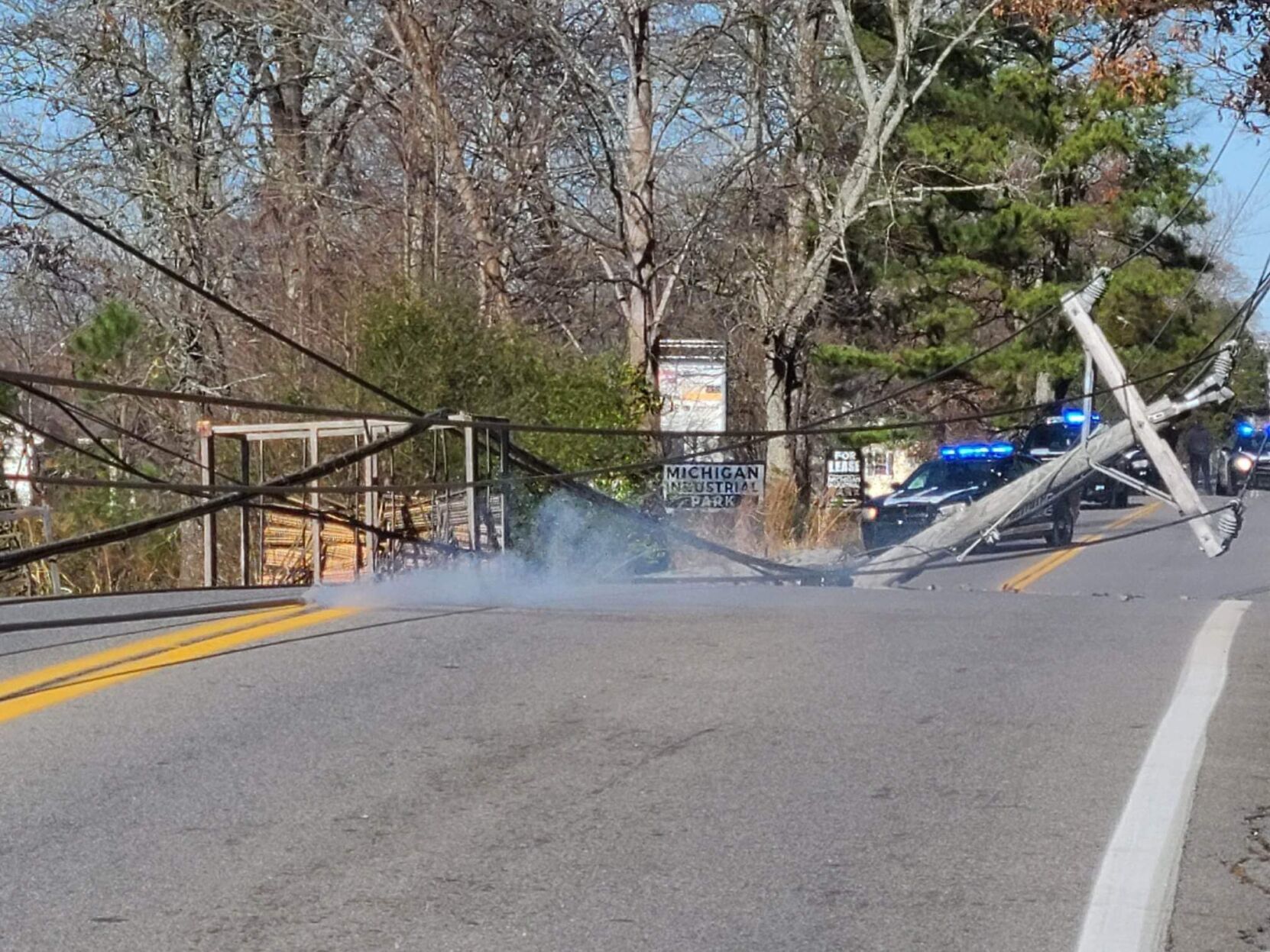 Crash in Cleveland causes power outage for residents